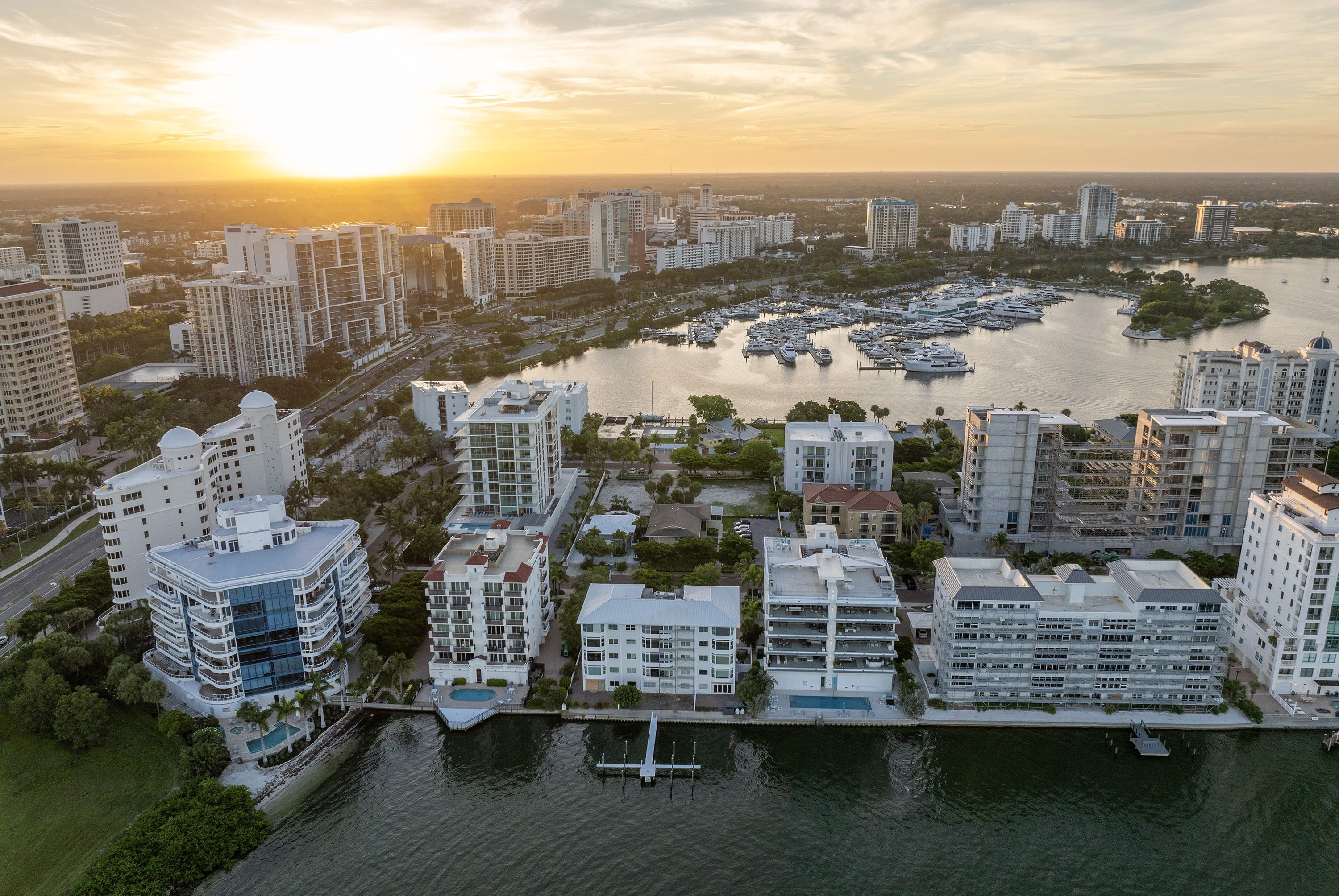 The Benefits of Owning a Luxury Sarasota Condo on Golden Gate Point